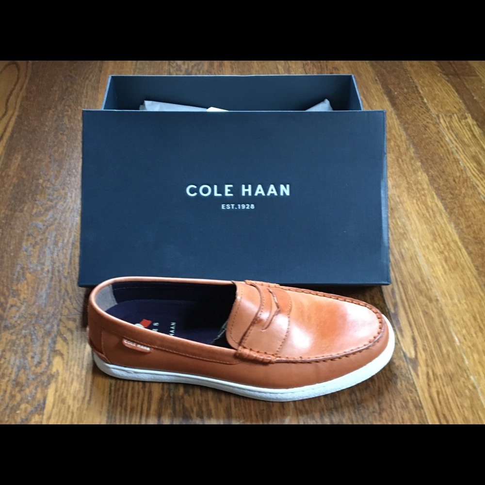 NEVER WORN Cole Haan Pinch Weekender Acorn 9 Med